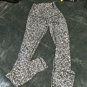 Sz 4 Lululemon tights